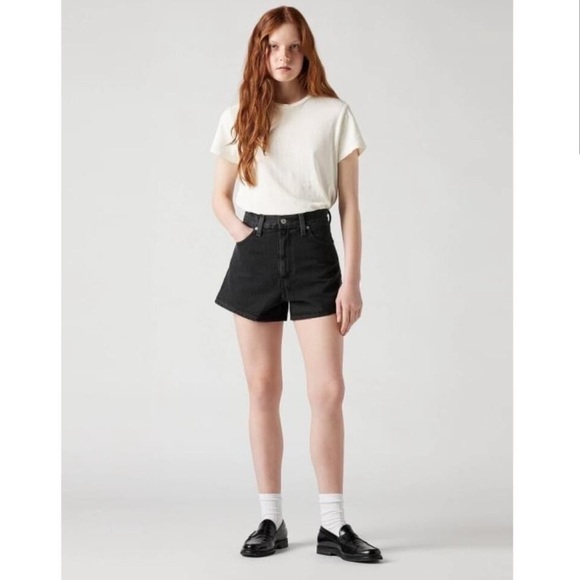 Levi’s High Waisted Mom Shorts Black Denim 100% Cotton Size 30 - Picture 1 of 8
